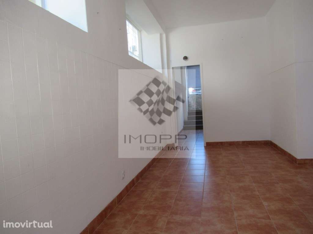 Loja com excelente localização na Reboleira - Grande imagem: 3/22