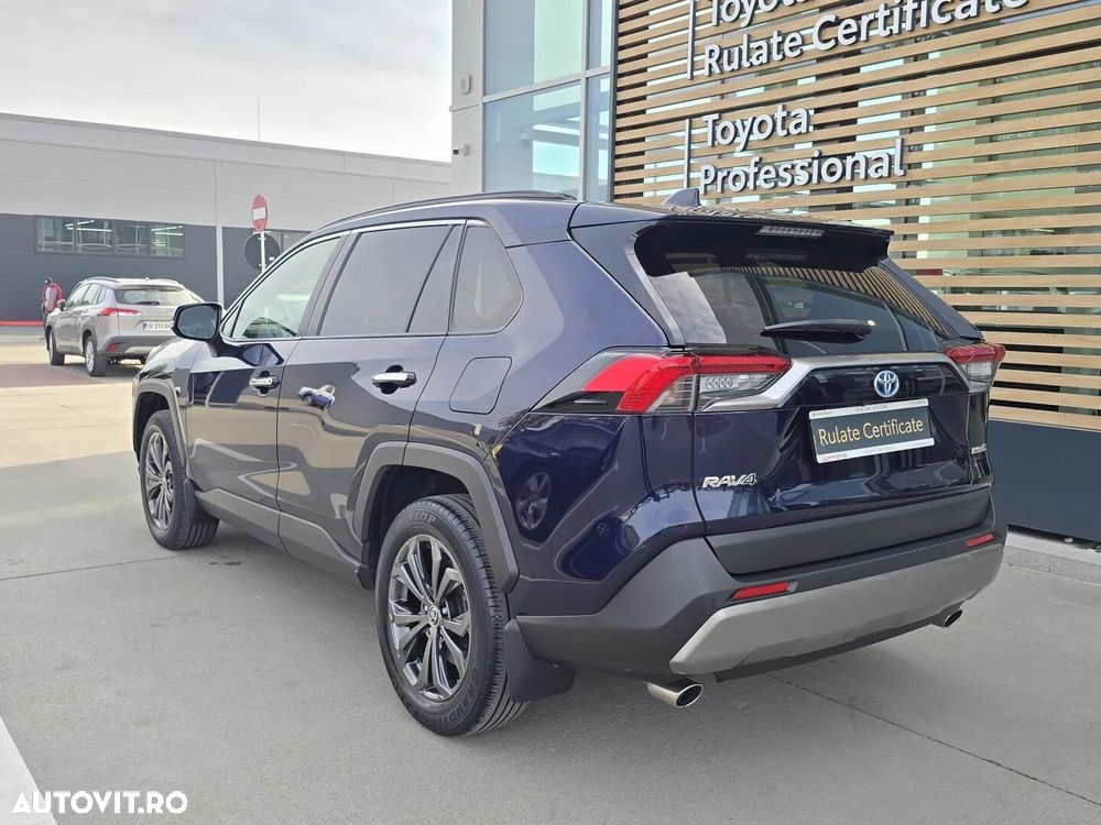 Toyota RAV4 - 6