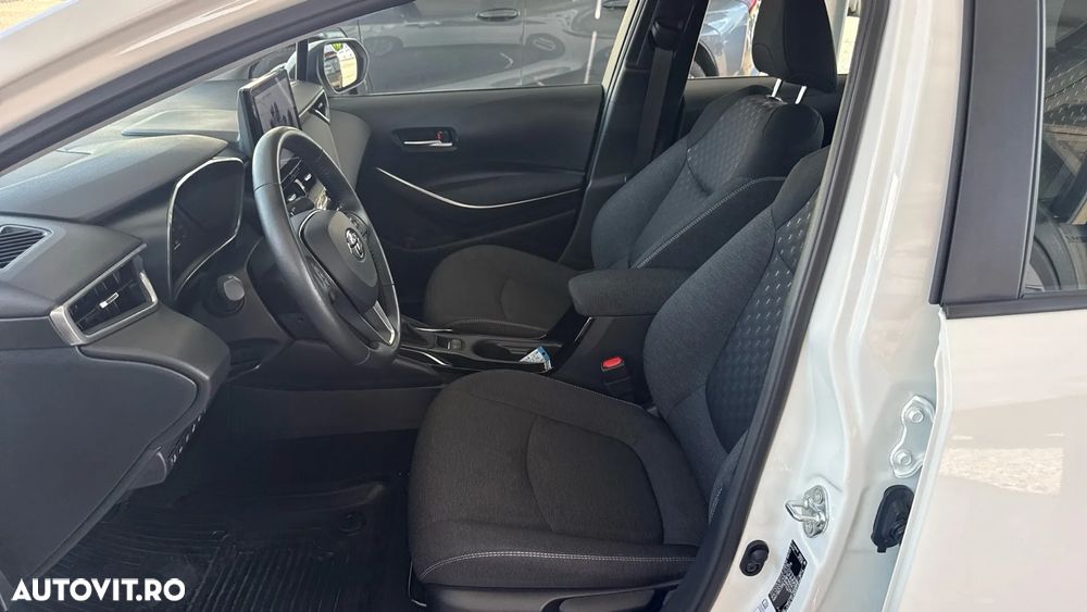 Toyota Corolla 1.8 HSD Business - 23