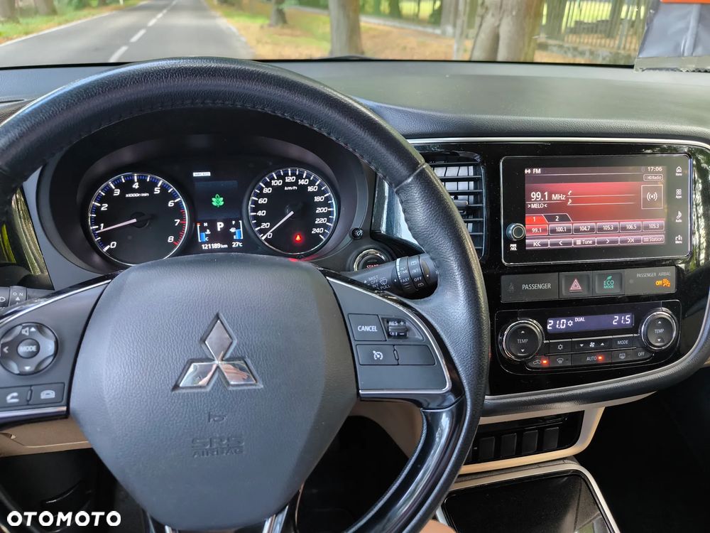 Mitsubishi Outlander - 9