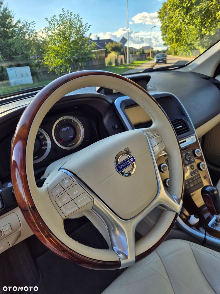 Volvo XC 60 D5 AWD Summum - 16