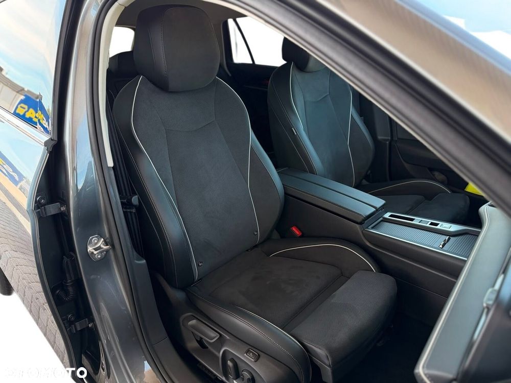 Volkswagen Passat - 25