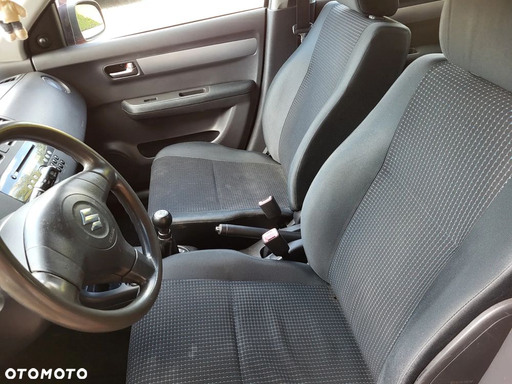 Suzuki Swift - 12
