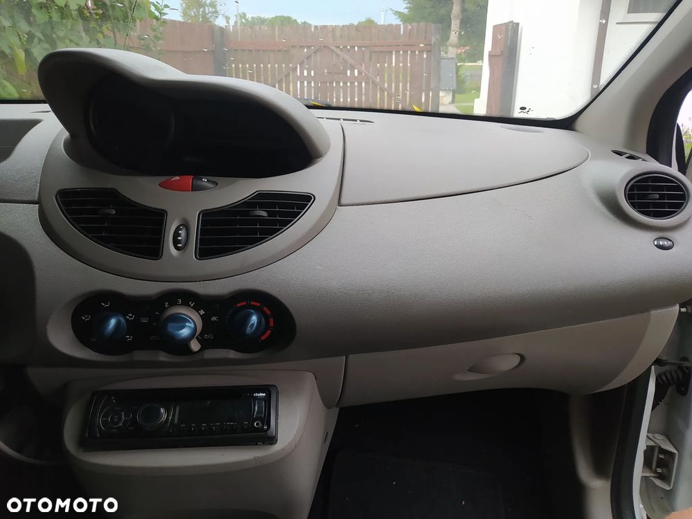 Renault Twingo 1.2 16V Elysee - 3