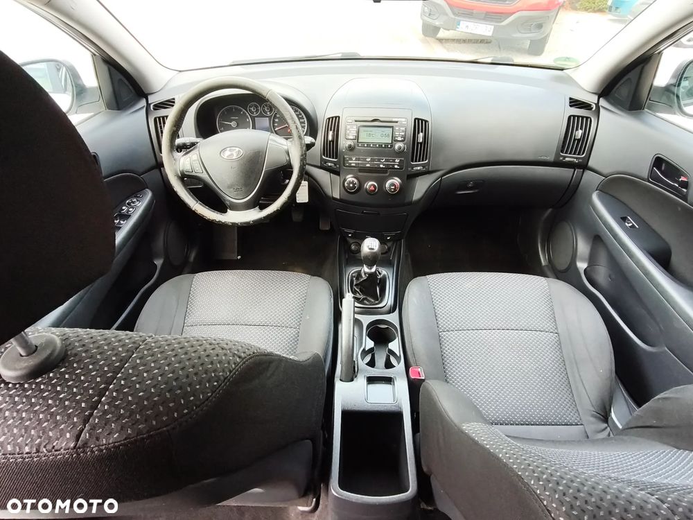 Hyundai i30 1.6 CRDi Classic + - 8