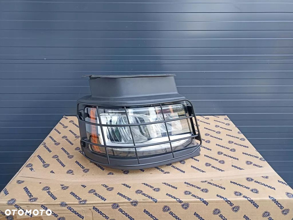 LAMPA REFLEKTOR SCANIA R S NGS NOWY MODEL