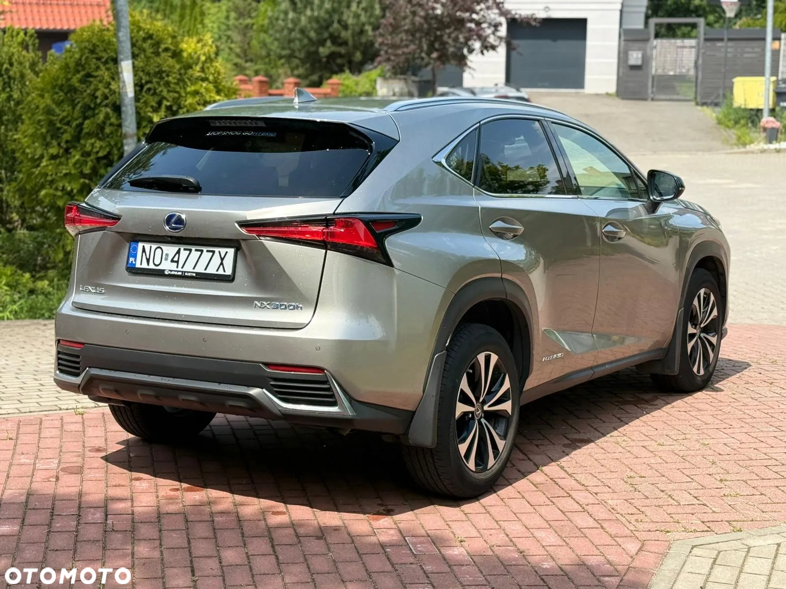 Lexus NX 300h F Impression AWD - 3