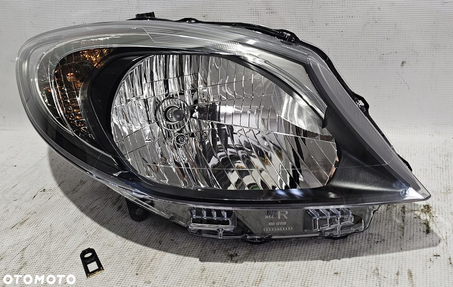 NOWY ORYGINALNY REFLEKTOR PRAWY MERCEDES CITAN W415 - A4158202300 - 3