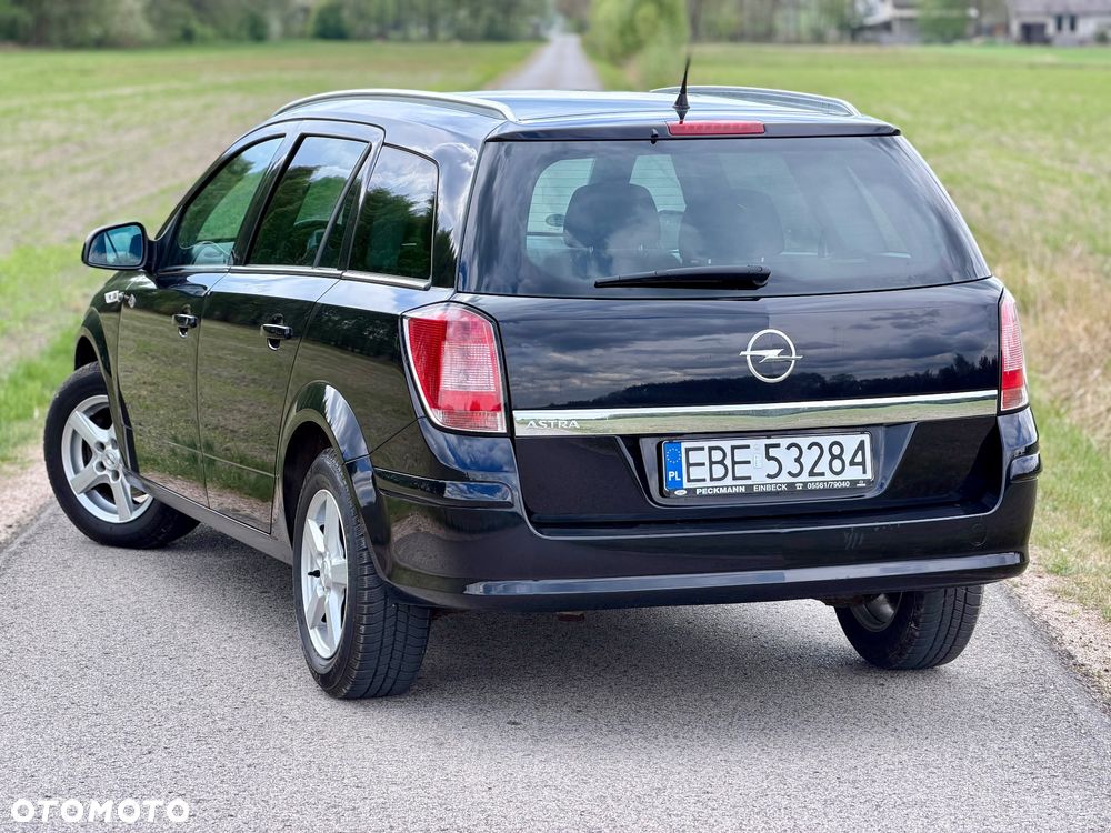 Opel Astra 1.6 Design Edition - 4