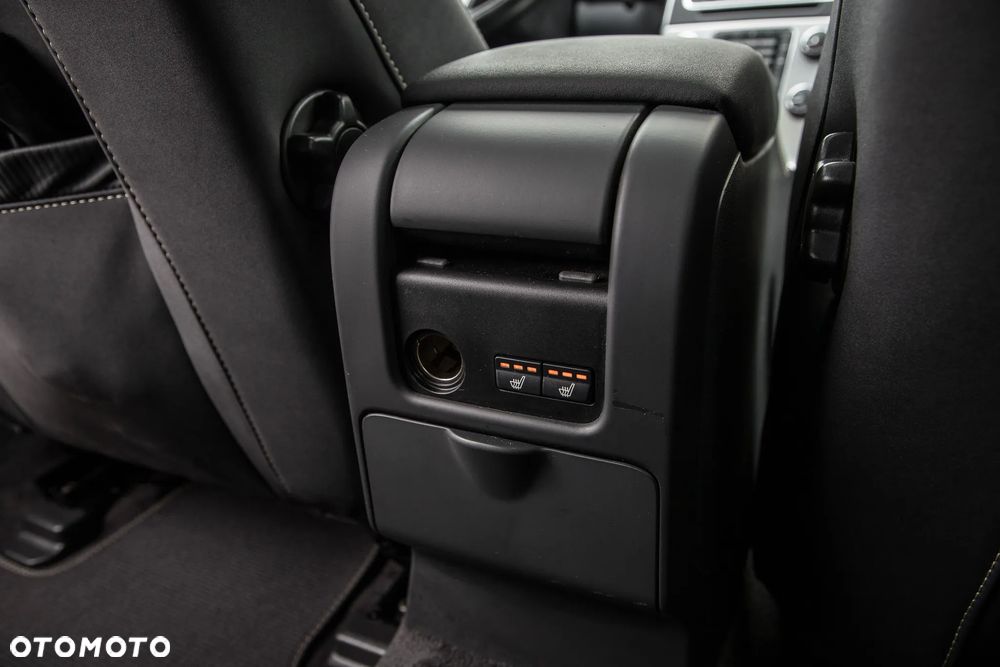 Volvo V60 T6 AWD Geartronic RDesign - 30