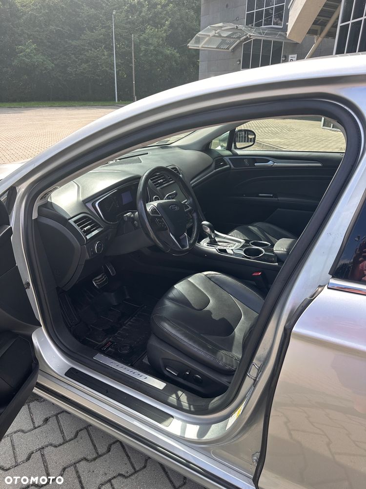Ford Fusion - 7