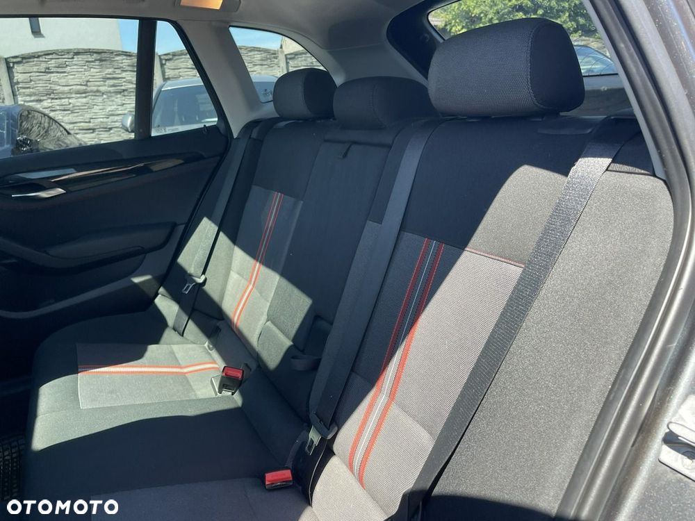 BMW X1 sDrive18d xLine - 13