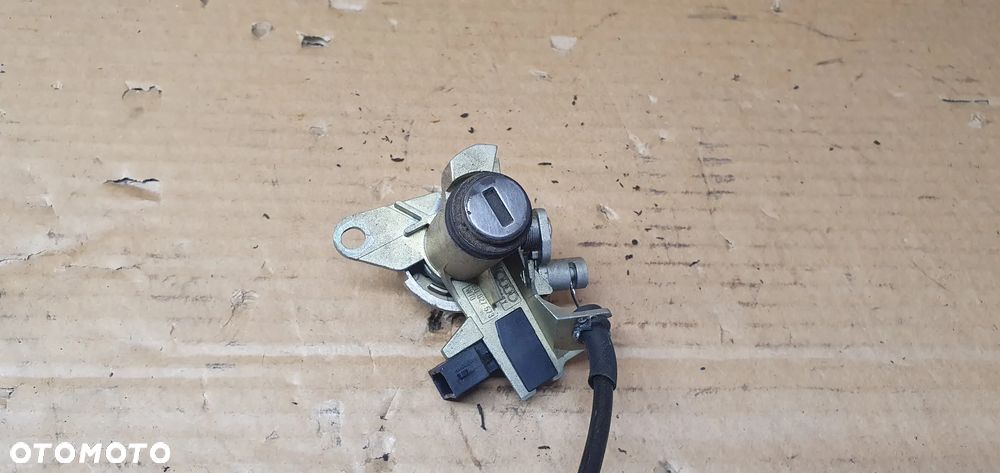 Zamek klapy bagażnika Audi A4 B6 Sedan 8E5827505B - 4