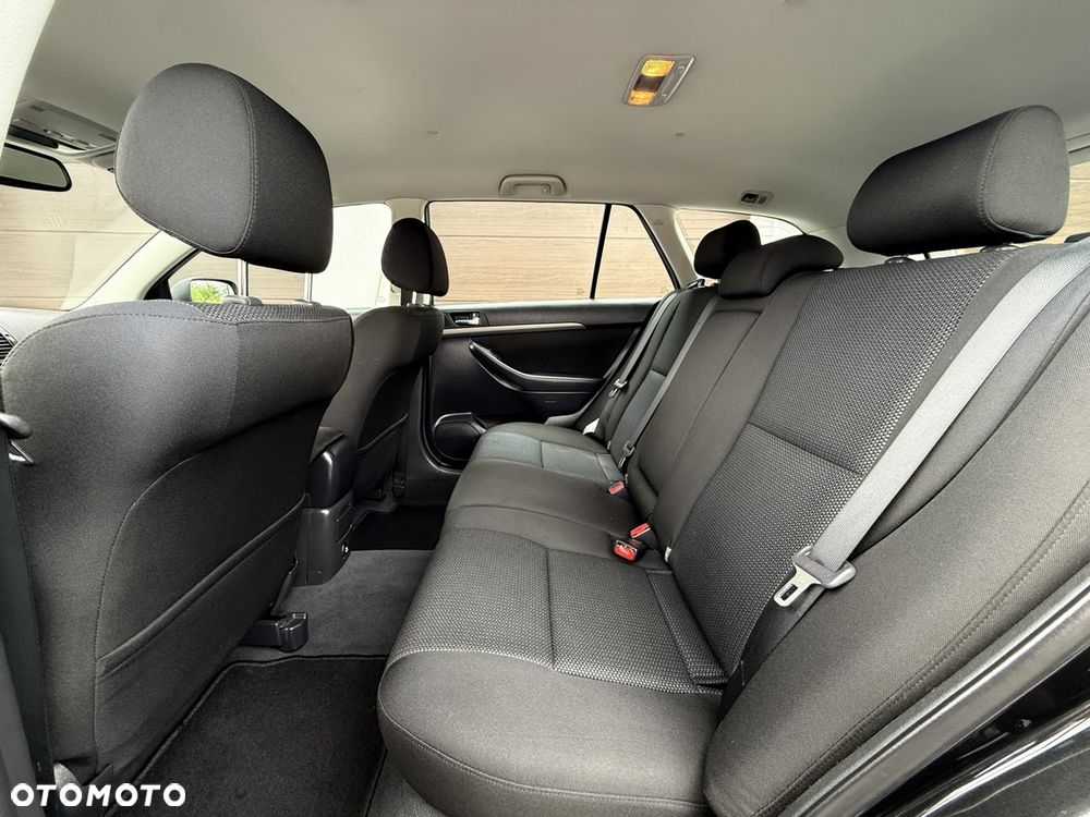 Toyota Avensis 1.8 VVT-i Combi - 18
