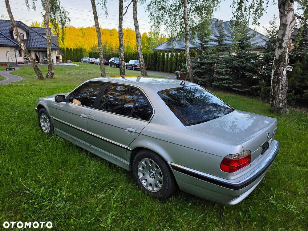 BMW Seria 7 740iL - 18