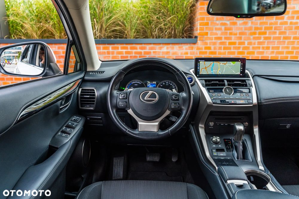 Lexus NX 300h Business Edition AWD - 20