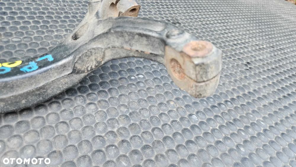 Zwrotnica 8D0407257 AR Piasta Łożysko Przód Przednia Lewa Kopyto Audi A4 B5 A6 C5 VW Passat B5 - 6