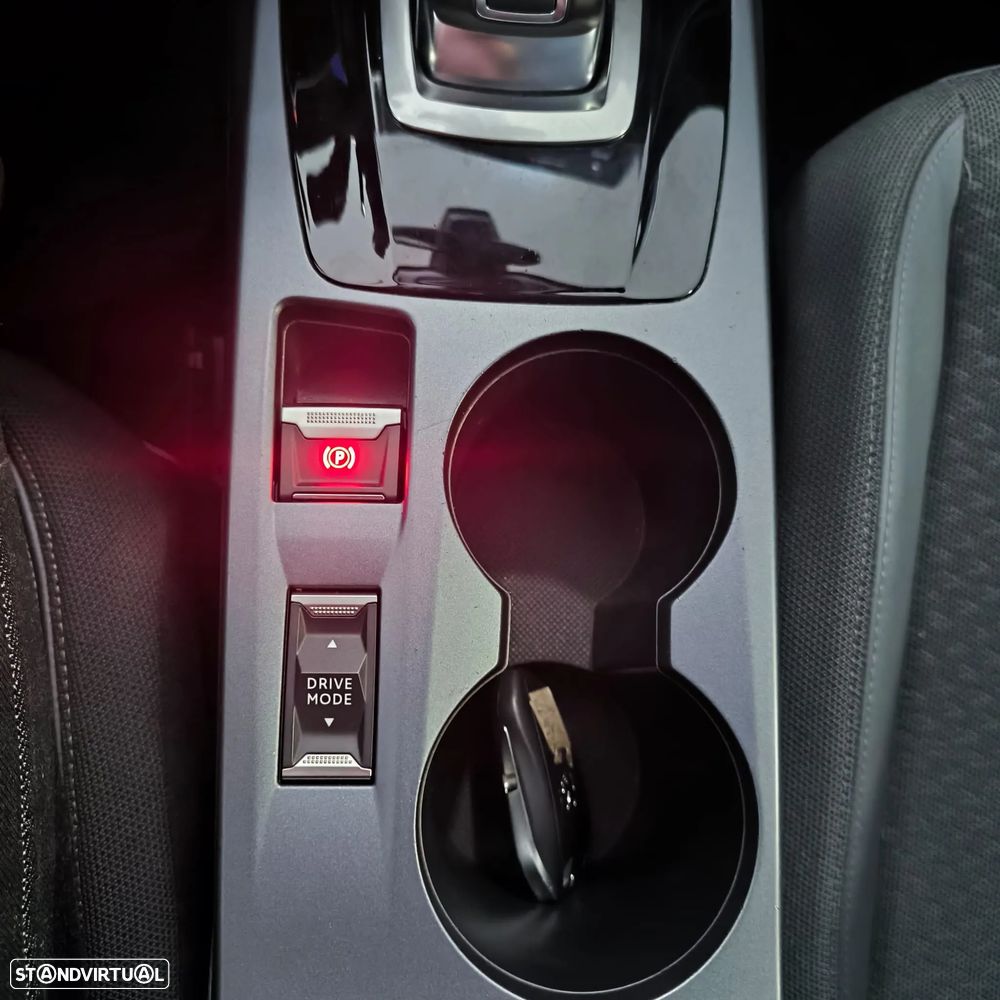 Peugeot 2008 1.5 BlueHDi Allure EAT8 - 7