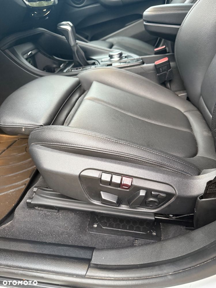 BMW X1 xDrive25i GPF Advantage - 20
