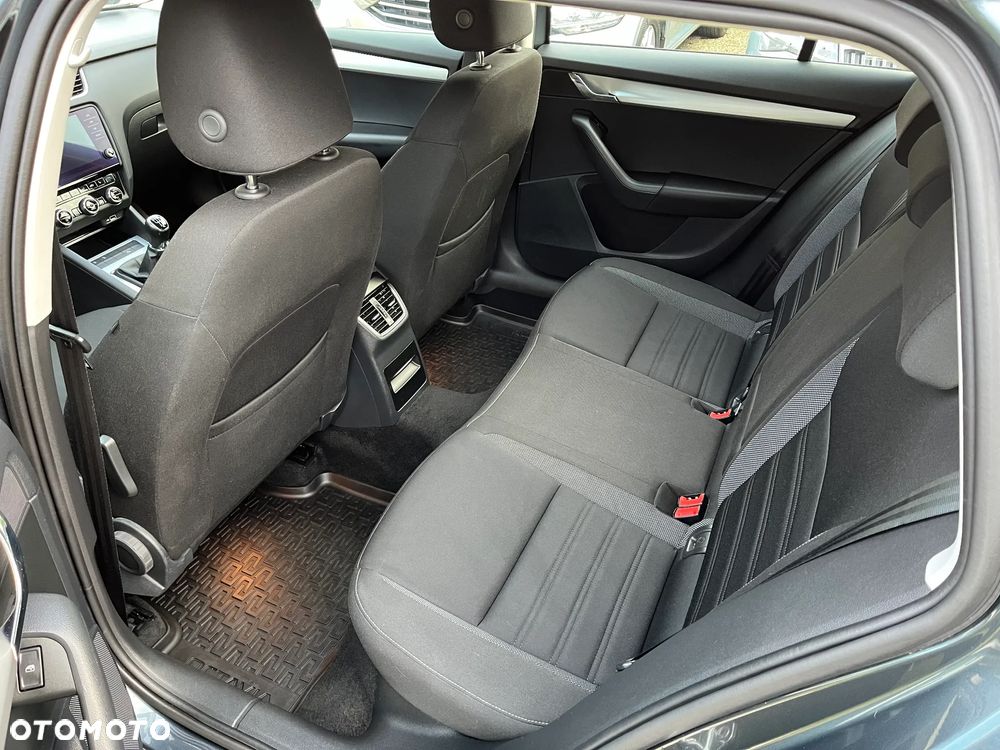 Skoda Octavia 1.6 TDI SCR Ambition - 6