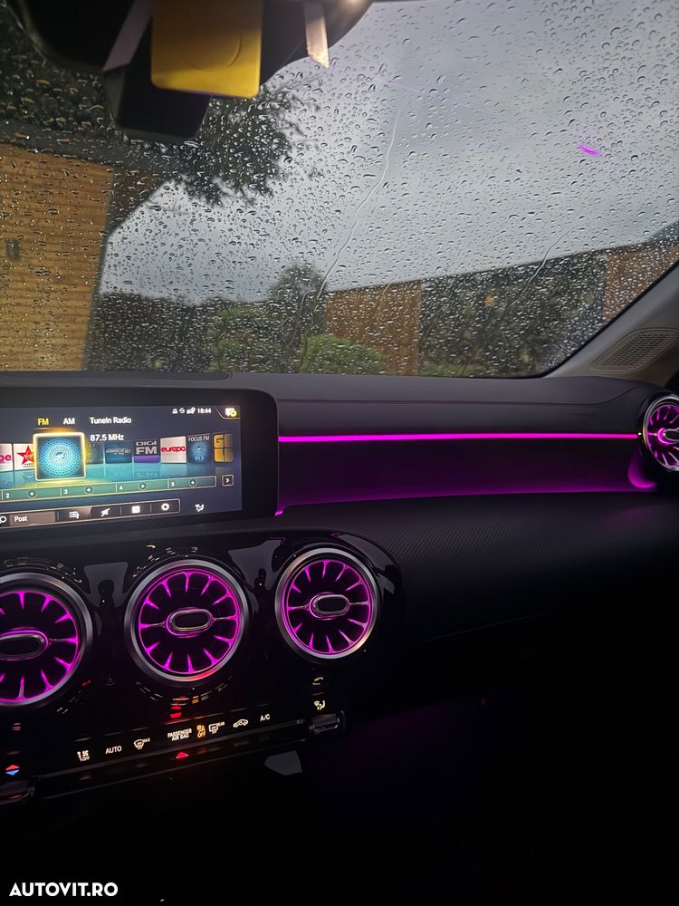 Mercedes-Benz CLA 180 - 9