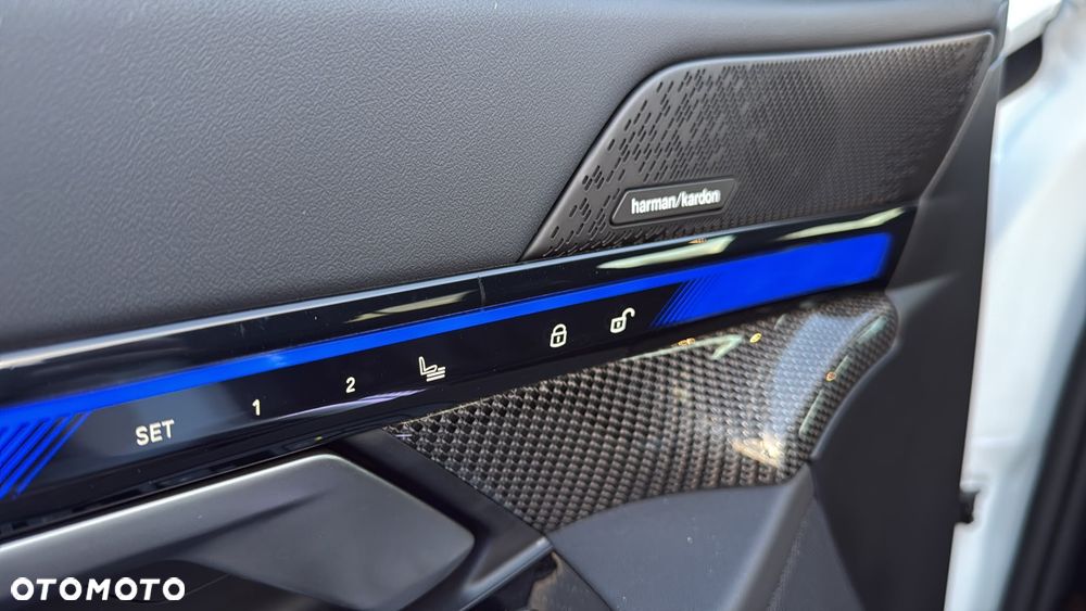 BMW Seria 5 520i - 28