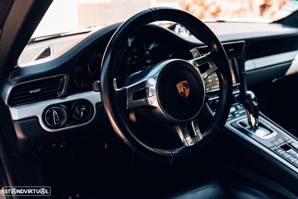 Porsche 911 Série F - 11