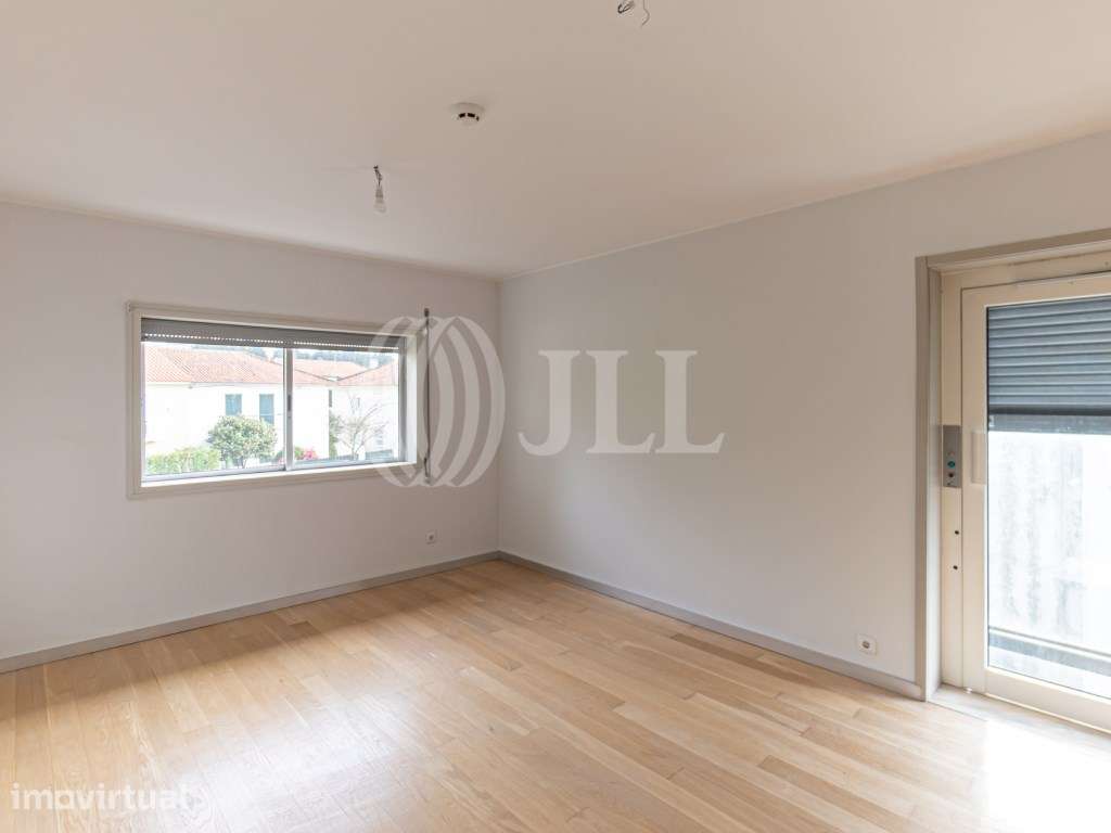 Moradia T4 / Espaço Comercial/Serviços, no Porto - Grande imagem: 4/27
