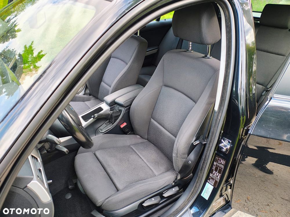 BMW Seria 3 318i - 13