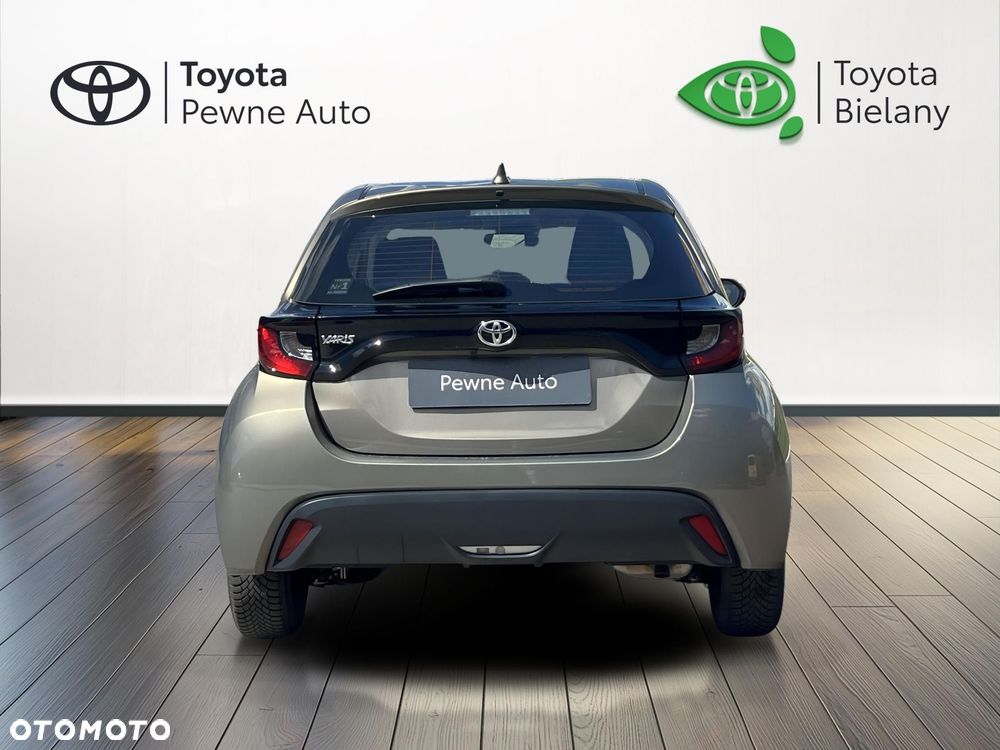 Toyota Yaris - 4