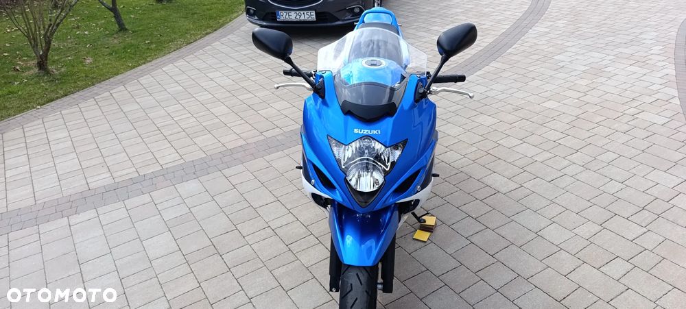 Suzuki GSX - 7