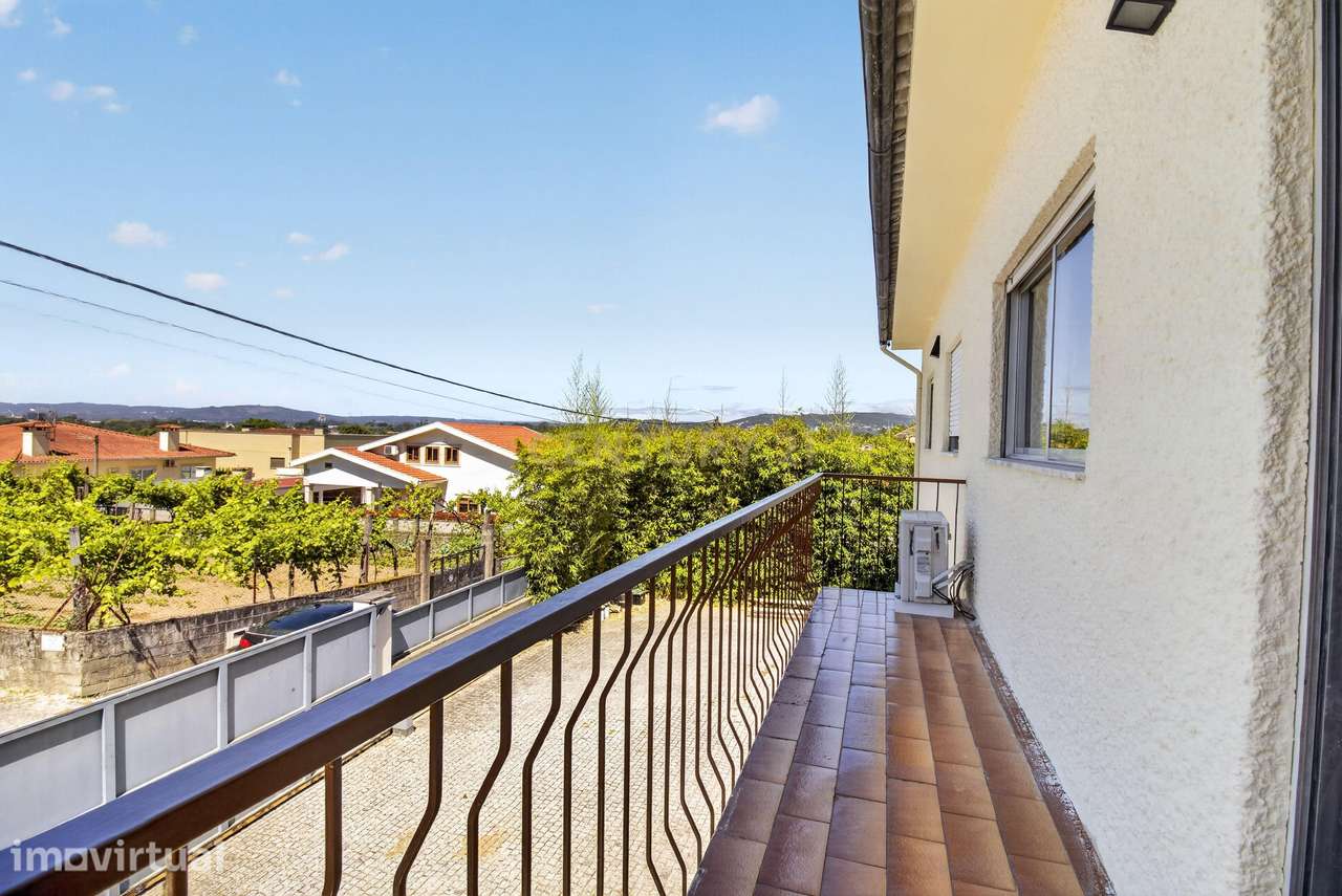 Andar Moradia T3 com Terraço e estacionamento para 2 Viaturas | Lago, - Grande imagem: 4/17
