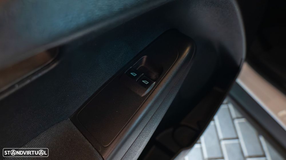 Ford Tourneo Courier 1.5 TDCi Ambiente - 11