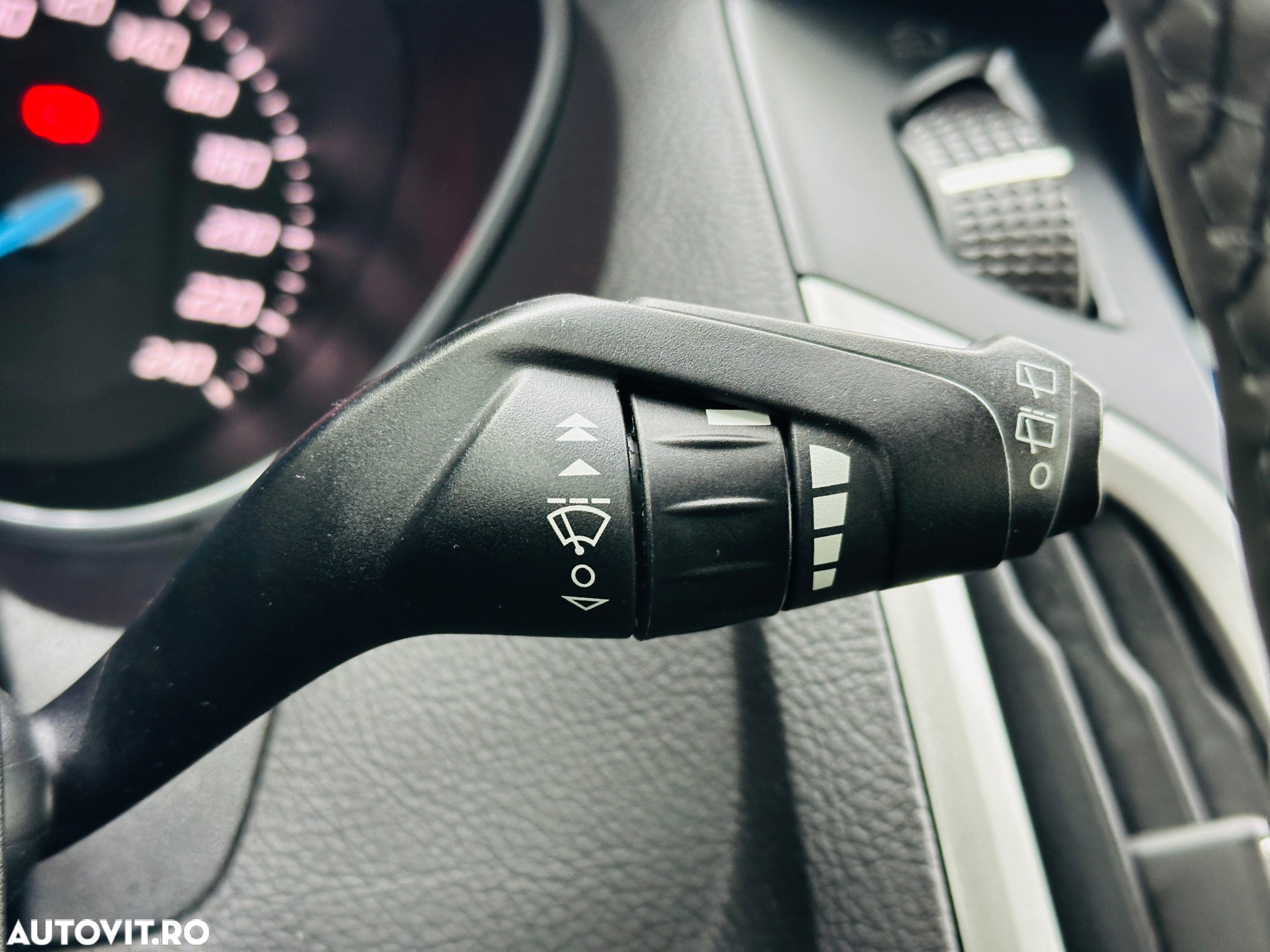 Ford Focus - 32