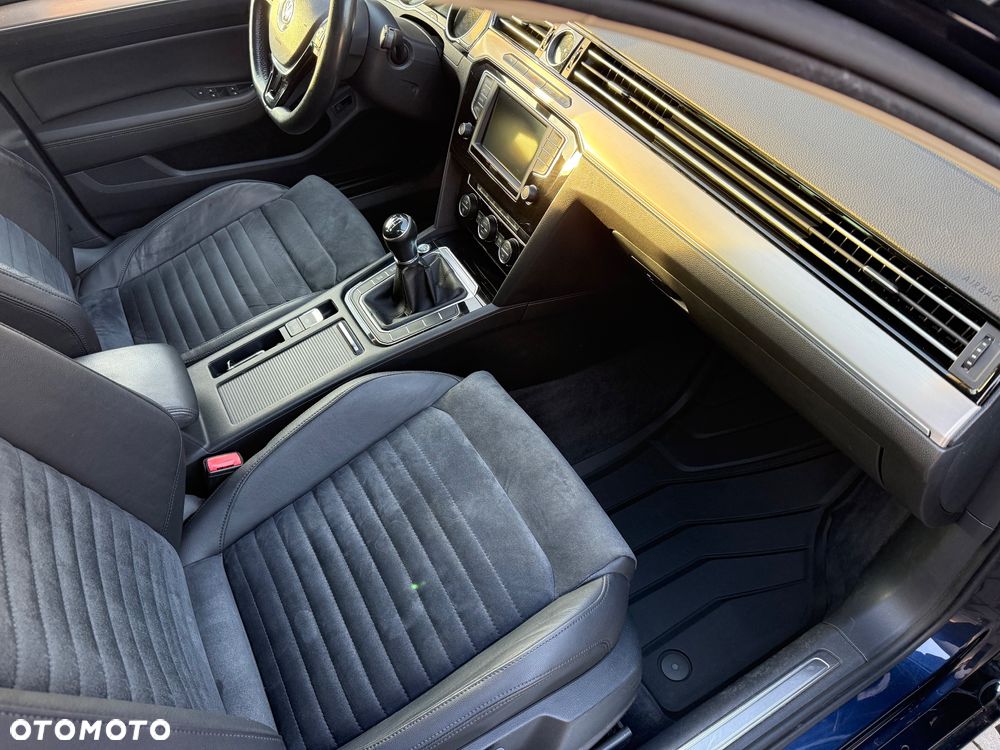 Volkswagen Passat 1.8 TSI BMT Highline - 17
