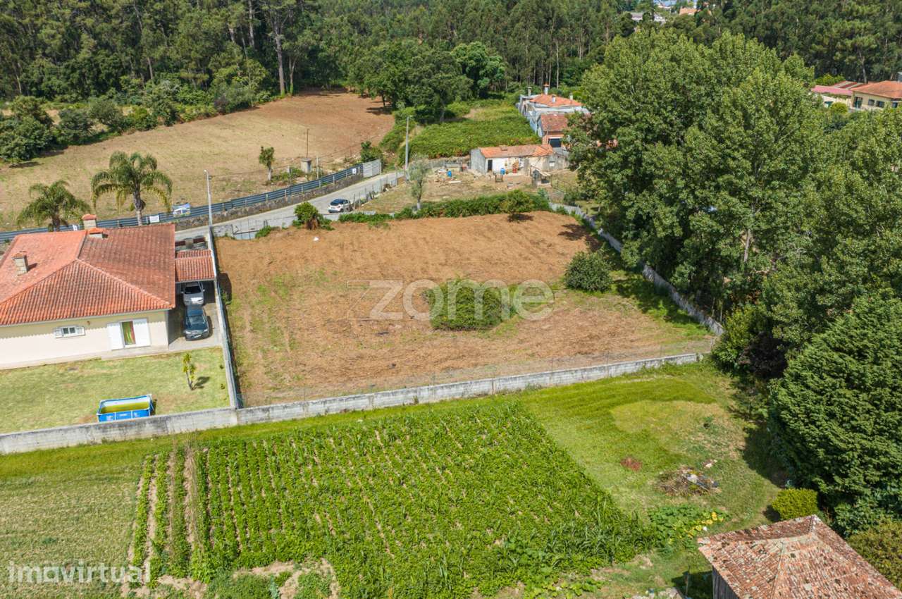 Terreno urbanizável com 1587m2 em Grijó, V.N Gaia - Grande imagem: 4/18