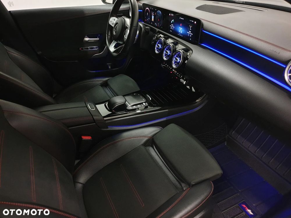 Mercedes-Benz CLA 250 7G-DCT - 28