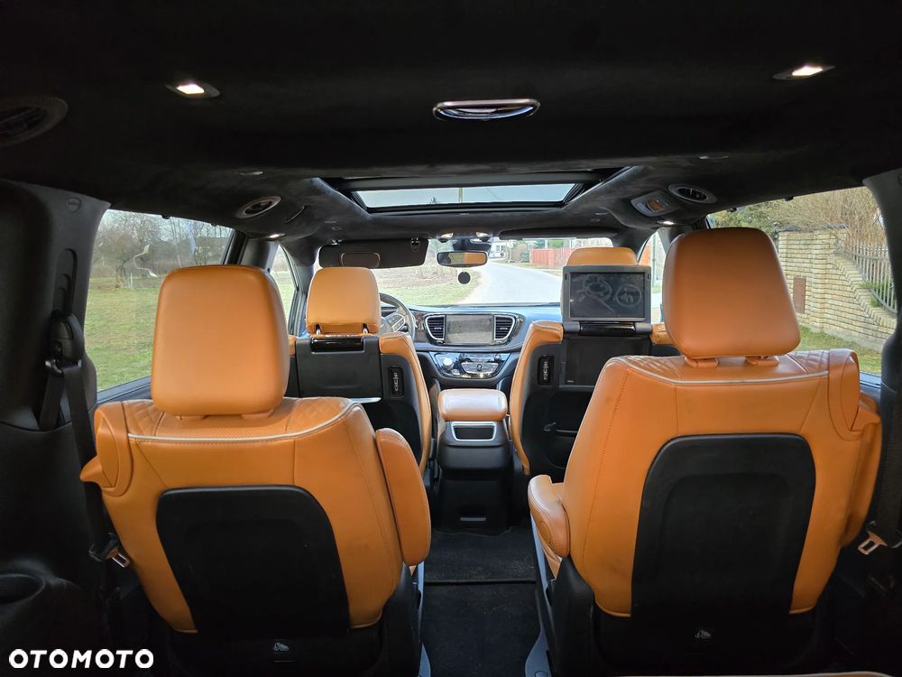 Chrysler Pacifica - 24