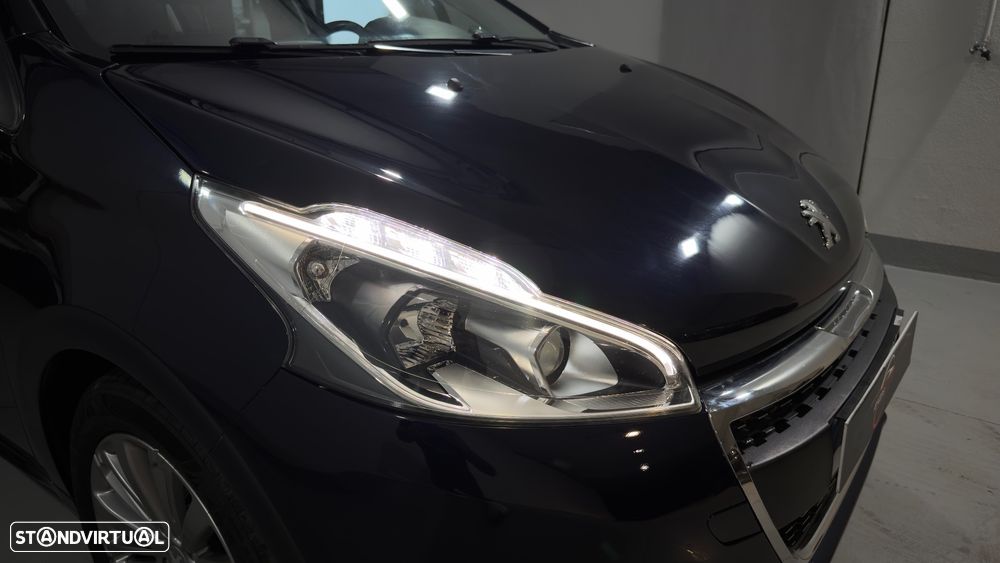 Peugeot 208 1.2 PureTech Signature - 6