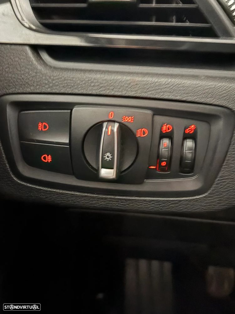 BMW X1 16 d sDrive Line Sport - 25