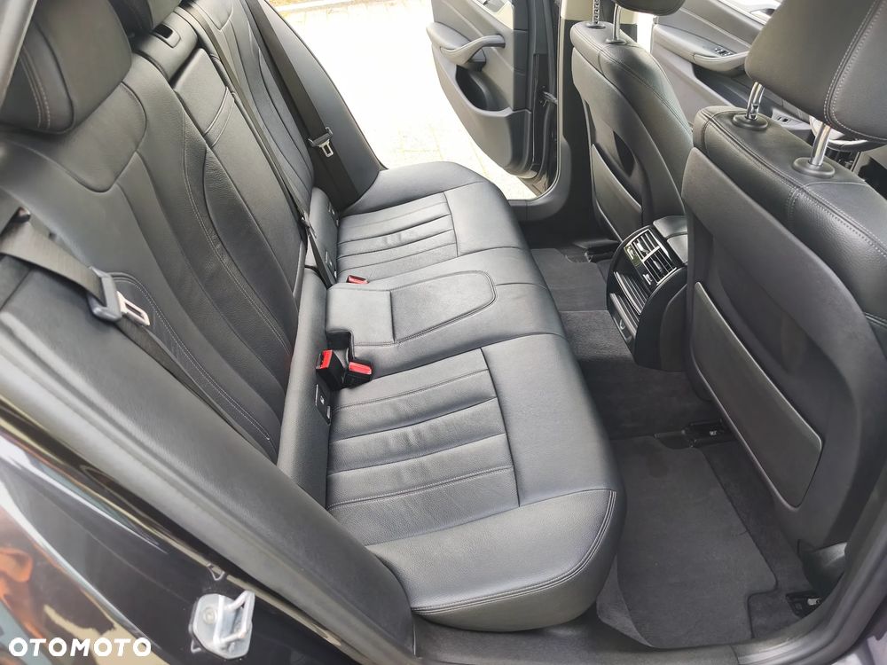 BMW Seria 5 - 16