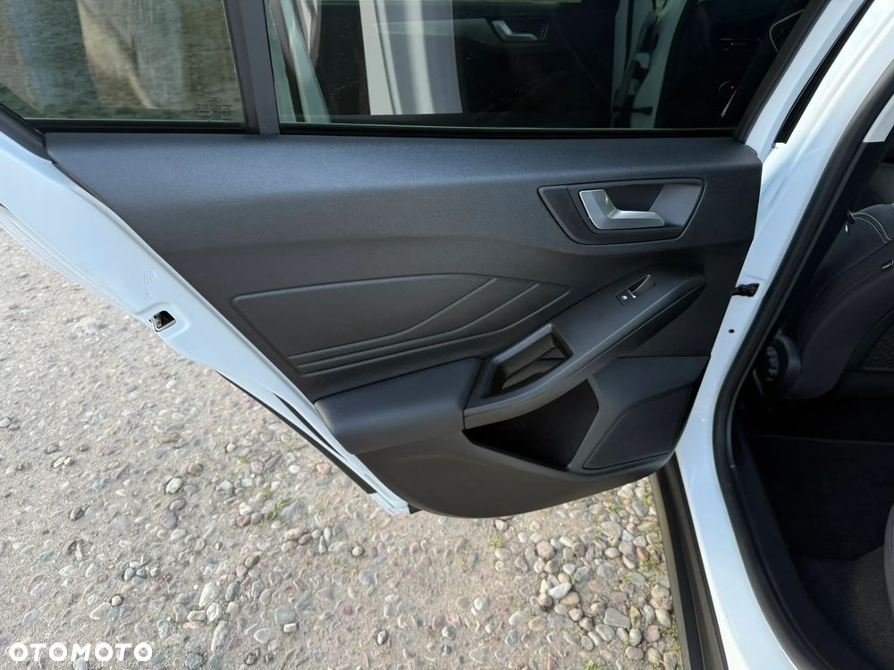 Ford Focus 1.5 EcoBlue STart-Stopp-System TITANIUM - 19