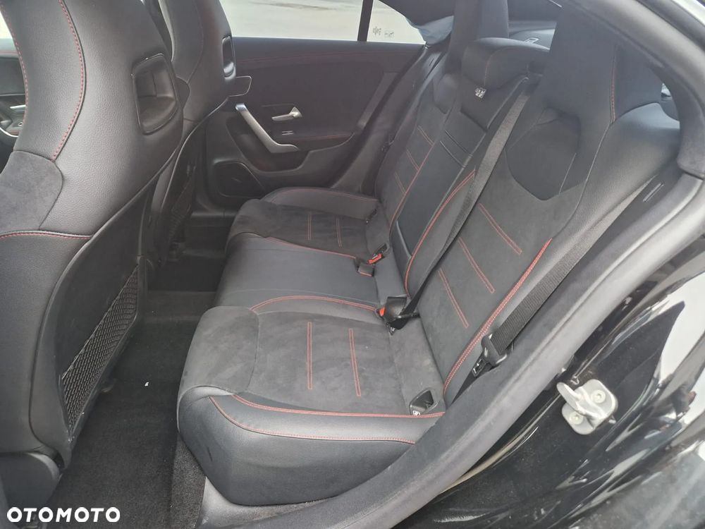Mercedes-Benz CLA 250 E AMG Line 8G-DCT - 13