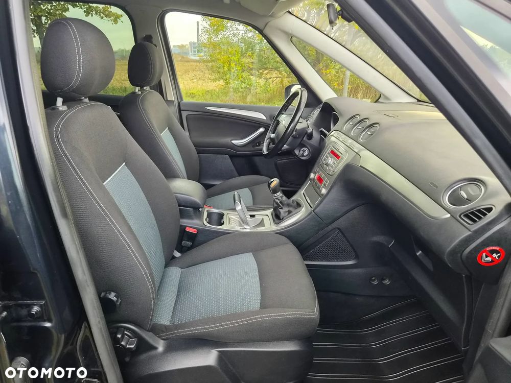 Ford Galaxy - 15