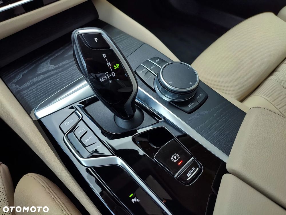 BMW Seria 5 520d xDrive MHEV - 20