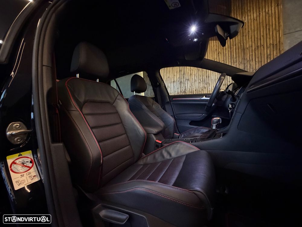 VW Golf GTI TCR 2.0 TSI OPF DSG - 26