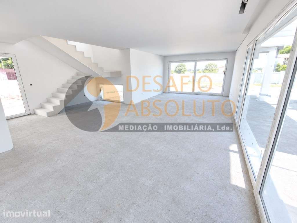 Moradia Isolada T4 c/ Piscina e Garagem | Azeitão - Grande imagem: 4/37