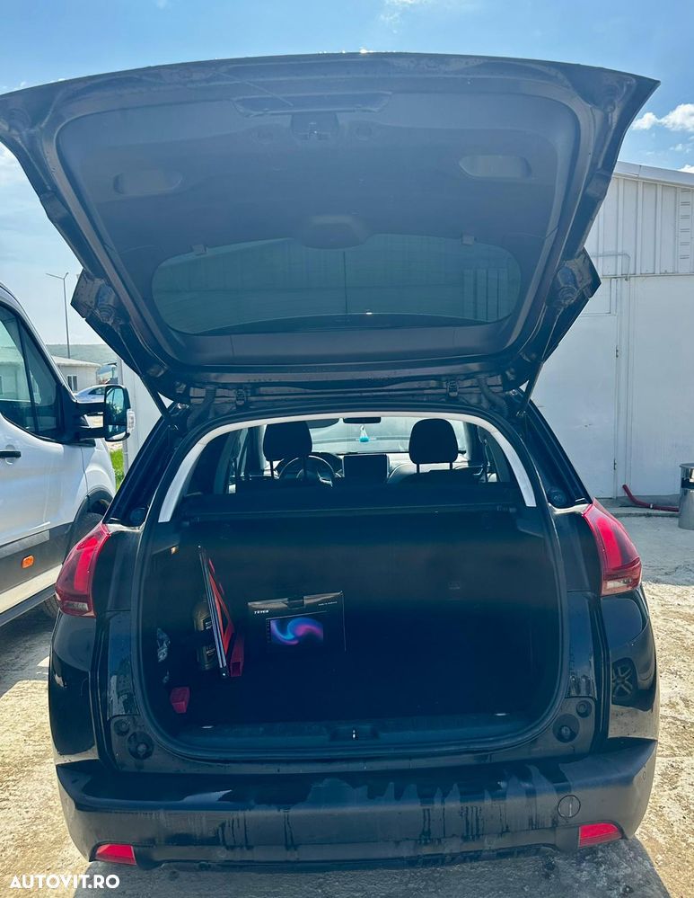 Peugeot 2008 1.2 L PureTech ETG Allure - 11