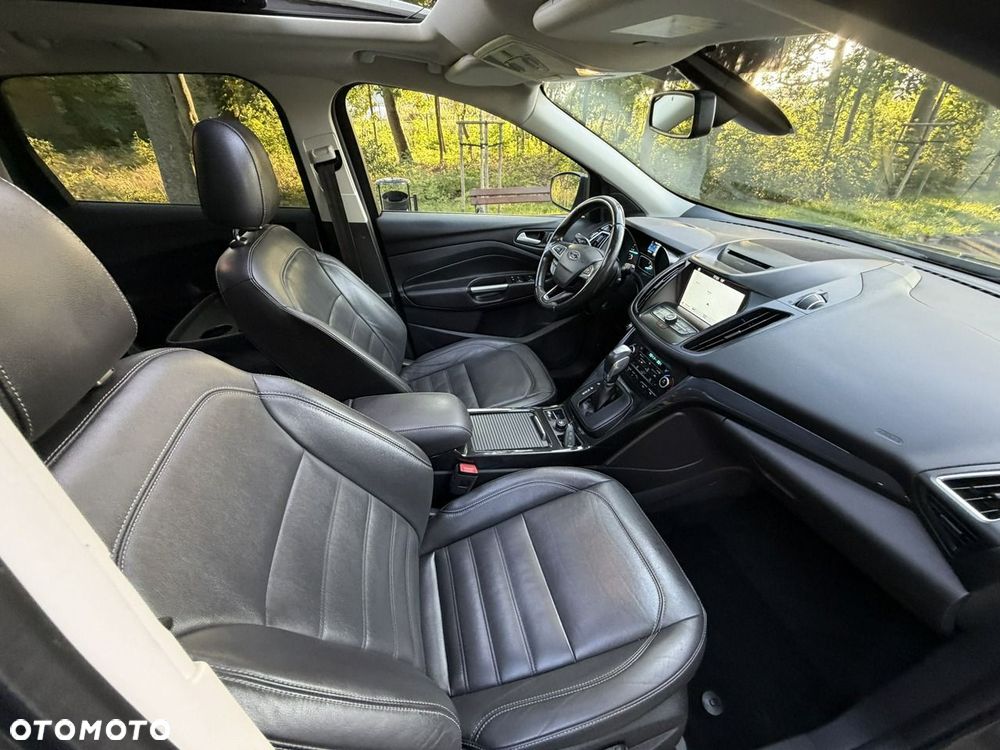 Ford Kuga - 36