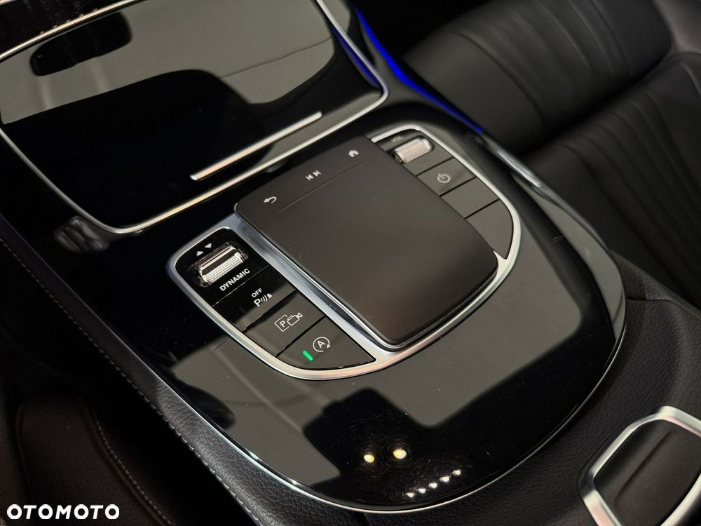 Mercedes-Benz CLS - 32